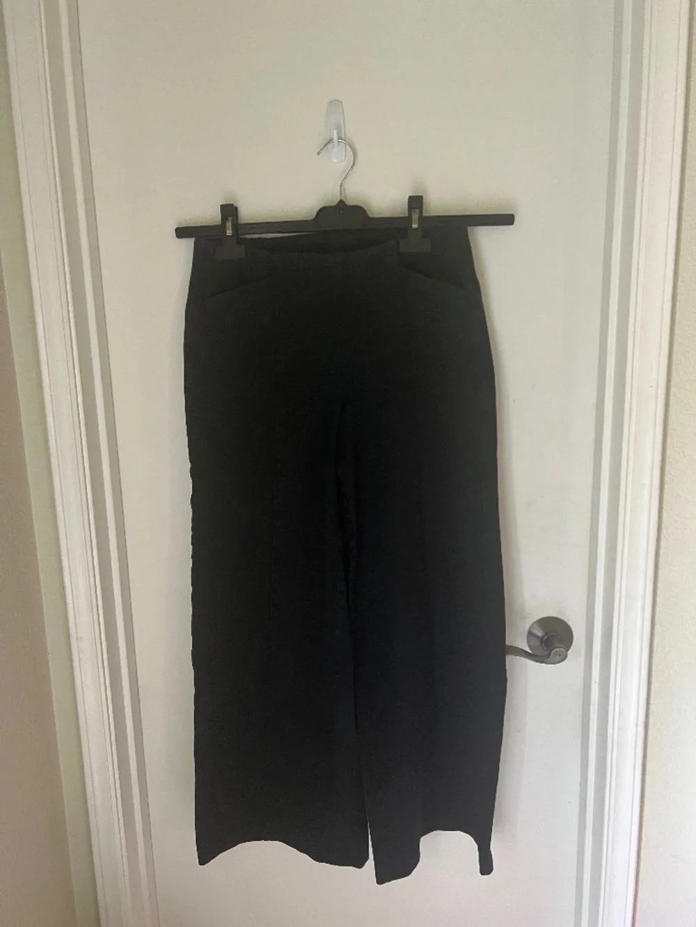 Old Navy Pixie Pants - Size M